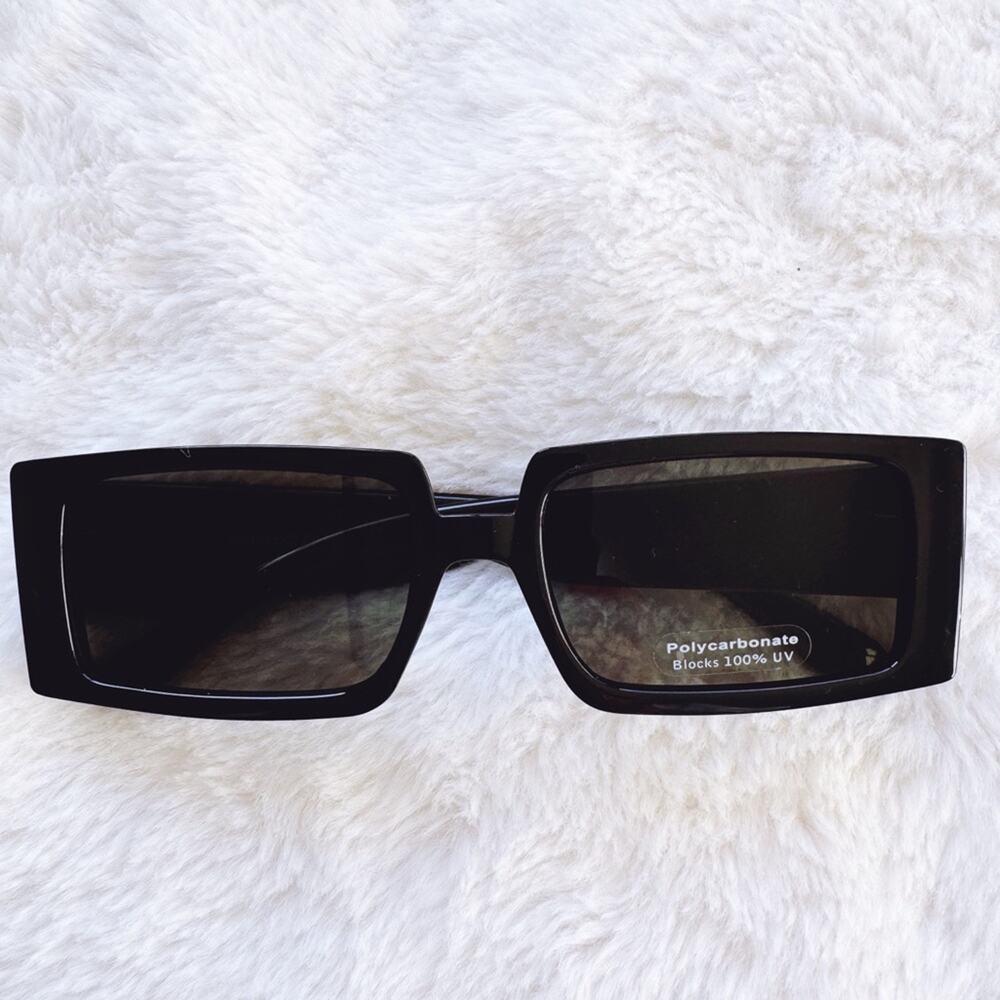 Abigail Black w/ Green Tint Rectangular Sunglasses